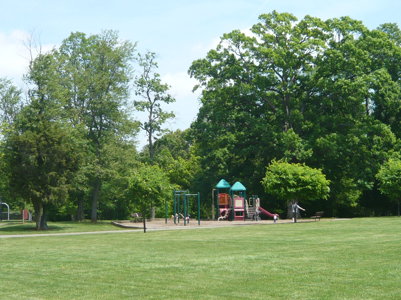 Quince Orchard Knolls Local Park
